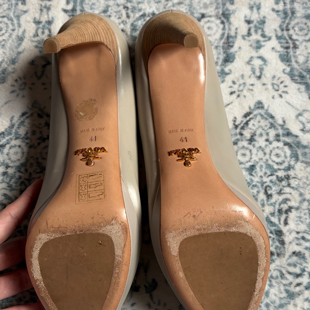 Prada Women's Beige Leather Heels - Picture 6 of 6